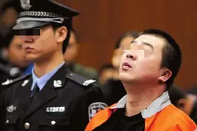 李磊：因六百万拆迁款，他杀害自家六口人，最小的被害人仅2岁图片