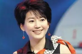 王小丫，事业高峰时淡然转身，如今看书养花喝咖啡图片