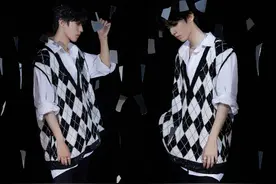 TFBOYS七周年王俊凯一首摩天轮的思念，摩登复古的俊朗少年图片