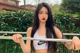 女装大佬轩墨宝宝自称肥宅，还穿上肥宅快乐衣，颜值不比轩子差图片