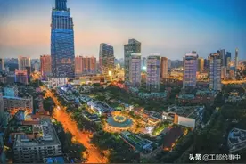 武汉七大主城区十年人口变迁，洪山区暴涨，硚口流失最严重图片