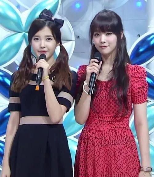 最看重雪莉的明星!雪莉去世9天IU足不出户,深夜亲吻雪莉遗物