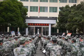 着力强化应急应战斗争准备——河南省卢氏县人武部组织形势战备教育图片