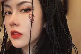 小说：她贴紧了我的胸膛，求着我图片