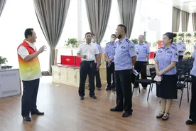 长春市公安局宽城分局到五星村开展主题党日活动图片