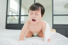 宝宝为什么走路总摔倒？4种原因家长均要重视，尤其最后2种图片