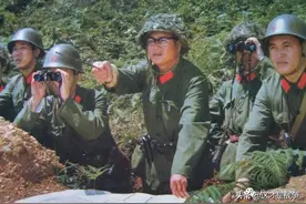 1984年，廖锡龙一战成名，邓小平说：此人重点培养，先当军长图片