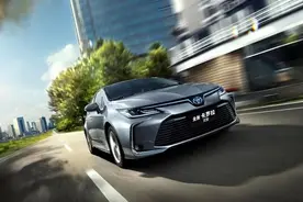 这才是朗逸对手！2021款丰田卡罗拉到店实拍，配1.5L引擎图片