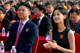 刘强东章泽天夫妇财富翻倍，却还不是江苏首富，因孙飘扬夫妇太强图片