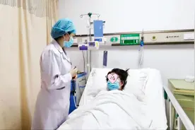 西安一女子多酒混饮近6000毫升致重度昏迷图片