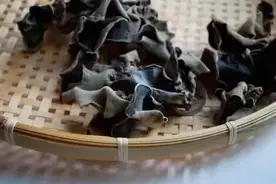 吃黑木耳中毒？都是泡发不当惹的祸图片