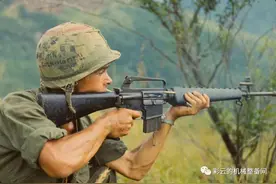 越战美军丢M16捡AK47是真的吗？小口径子弹威力不行吗？图片