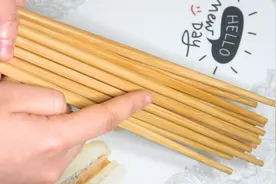新筷子别简单洗洗就用，教你一个小妙招，筷子干净卫生不易发霉图片