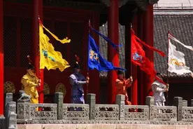 满清“八旗旗主”是什么样的存在？和珅见了他们都得下跪！图片