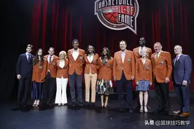 科比正式进入名人堂！乔丹出席，瓦妮莎感人演讲完整版图片