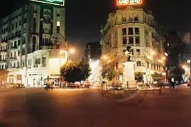 为应对疫情蔓延 埃及开罗商业场所执行新的营业时间图片