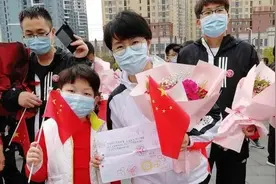 泪目！英雄张静静的丈夫，不论多难，祖国接你回家！图片