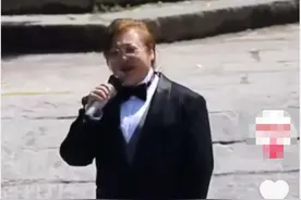 48岁韩红罕见亮相，扎黄色小辫潮范儿十足，暴瘦身形意外抢镜图片