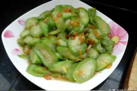 只需要用盐和海米就能炒出的美味，丝瓜炒海米，给你不一样的美味图片