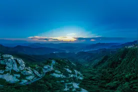 遇见你之前，我看山是山看水是水；遇见你之后，万水千山皆是你图片