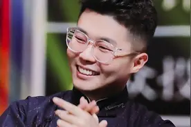 15岁入行，20岁成为德云社“御用弦师”：九良的佛系成长之路图片