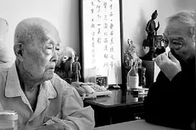 70岁老人恋上30岁小保姆，非要结婚还生个儿子，九旬老父亲乐开花图片