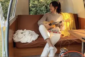 张子萱晒小清新房车，打扮被赞像少女，陈赫依旧不敢露脸图片