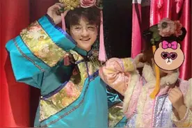 宝蓝打破曾经承诺，泡芙老婆曝光IG团建照片，一个个都穿上了女装图片