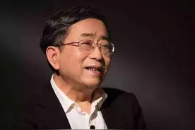 感受深情散文诗，余秋雨《我在等你》图片