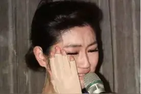 张承中为何娶了毁容的Selina后,又狠心离婚?婚礼的一幕"耐人寻味"图片