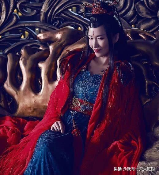 《媚者无疆》姹萝一生孤傲，只会为刑风低头，却相爱相守不能相拥