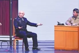 汉派喜剧人再现经典之作，王发泡周摆平演活身边武汉人图片