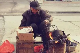 西瓜视频创作者用微型爆米花机嘣土豆，是否能真正嘣出土豆泥？图片