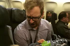 外国爸爸凭实力搞笑带娃，网友纷纷表示：笑哭了图片