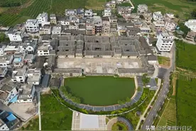 广东105国道旁，有栋百年老屋有166间房，为何却无人居住？图片