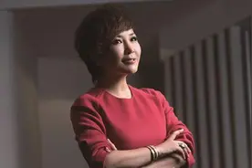 2002年，辞离央视白手起家的李静，亲手把伺候多年保姆送进监狱图片