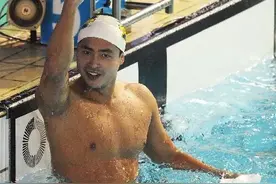 两次击败菲尔普斯的游泳世界冠军，如今为减肥而努力图片