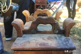 河南七旬大爷集市卖神秘机关盒很多人打不开，却是濒临失传老手艺图片