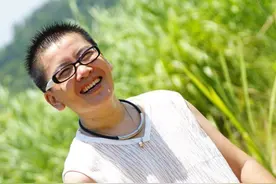 16年前，那个受不了自己是女人而做变性手术的姑娘，如今怎样了？图片