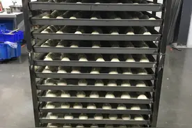 包子摆盘一体机，自动包合自动摆盘的智能机器图片