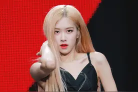 罗婕女士这组图绝了，我爱ROSIE超A的风格，陷进去这颜了图片