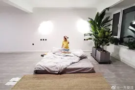 90后女孩儿断舍离成瘾！88㎡房子仅放6件家具，定制衣柜超能装图片