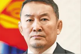 贫民窟走出的狠角色，巴特图勒嘎的政坛之路：摔跤冠军、做倒爷图片