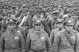 淮海血战，中野华野七个团血拼老虎团，吓得旁边一个师直接投降图片