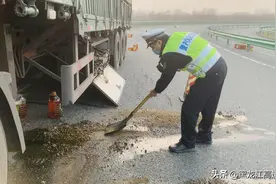 赞！黑龙江高速交警日夜守护，43万货物顺利转运！图片