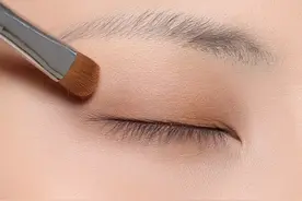 单眼皮眼妆怎么画好看？不用双眼皮贴的迷人大眼妆画法图片