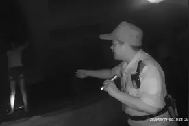男子深夜报警：有女的一直敲我门！民警到场后吓出冷汗图片