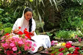杨丽萍首度回应不生孩子争议：我自己认为过得好，我没伤害他人图片