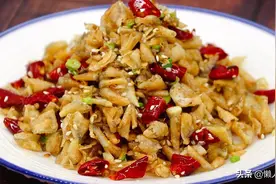 鱼鳞别再扔掉了，它营养丰富，4斤重的草鱼能刮下多少鱼鳞？图片