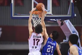 身高2米12，摸高3米76！创造历史！他这么牛，还是要被辽宁放弃？图片